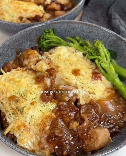 Sausage and mash pie 🔥