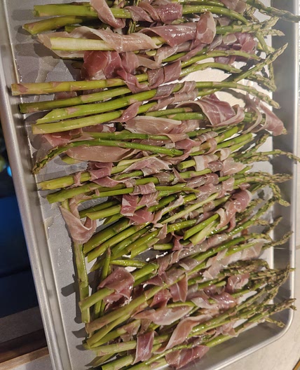 Prosciutto wrapped asparagus
