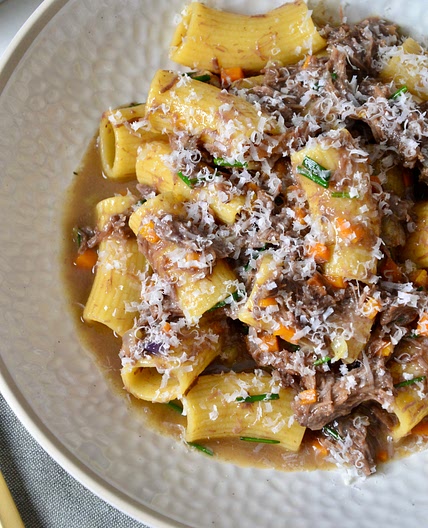 ITALIANO - Rigatoni con guancia di manzo brasata