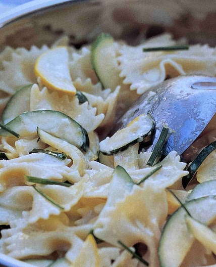 Pasta with courgette & lemon garlic sauce WW Pasta p50