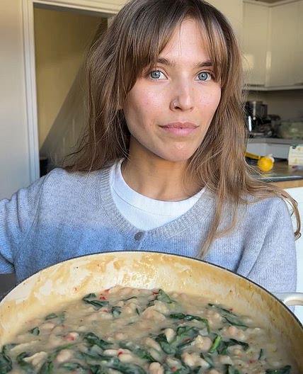 Beans with spinach and lemon juice
