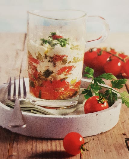 Tomaten-Schafskäse-Snack mit Kräutern