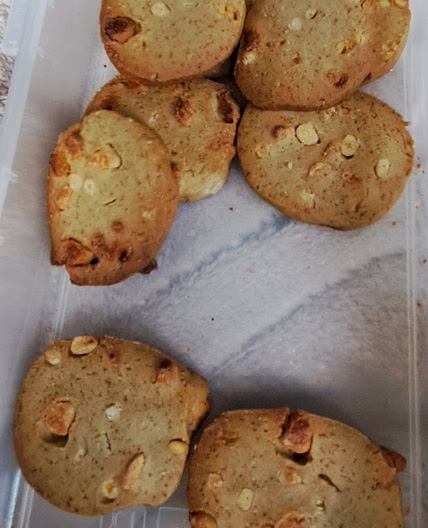 Biscuit au thé matcha et chocolat blanc