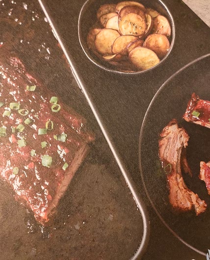 Ribs de porco com molho barbecue no forno
