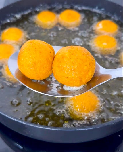 SQUASH AND BLUE CHEESE BALLS