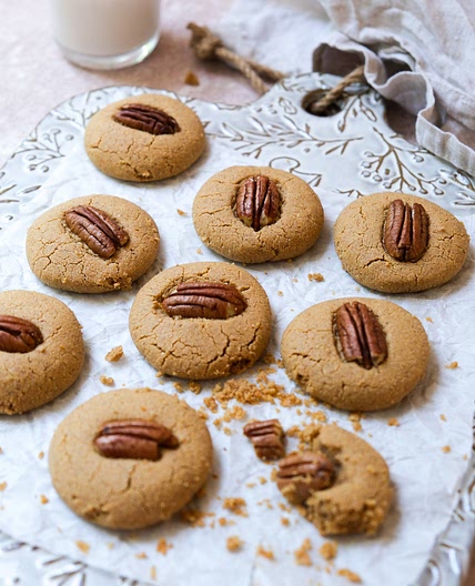 Ginger Cinnamon Cashew Shortbreads