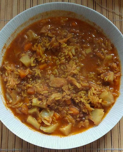 Zuppa di lenticchie rosse decorticate e verza