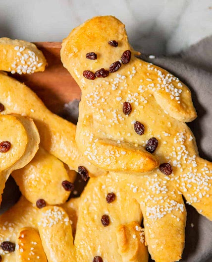 St. Nicholas Day Tradition and Pastries ( Weckmänner )