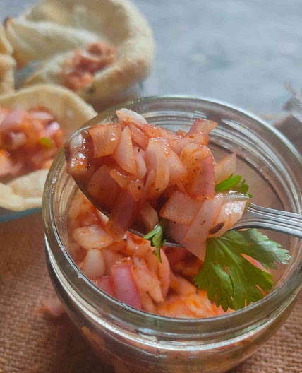 Easy Indian Onion Chutney Recipe (No-Cook Dip For Poppadoms)