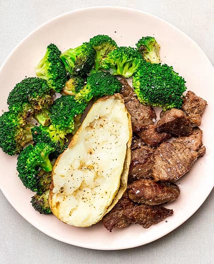 Sirloin Beef with Sautéed Broccoli