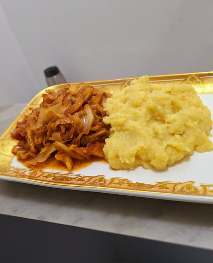 Romanian cabbage stew