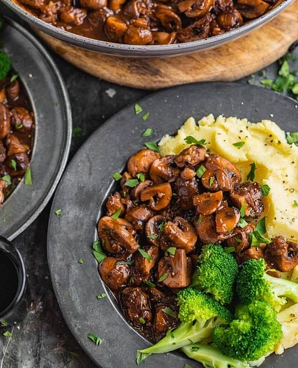 CHESTNUT, THYME & MUSHROOM CASSEROLE