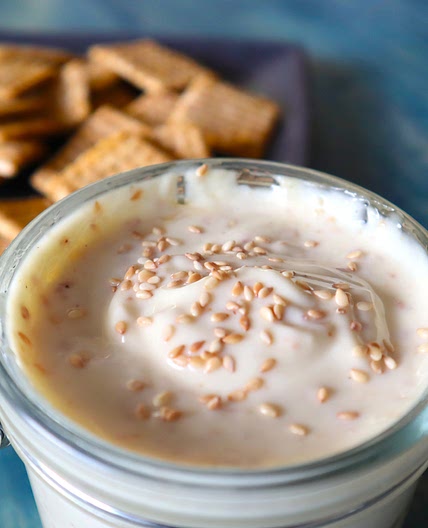 Toasted sesame seeds and honey mayonnaise