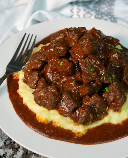 Slow Cooked Beef Tips & Gravy