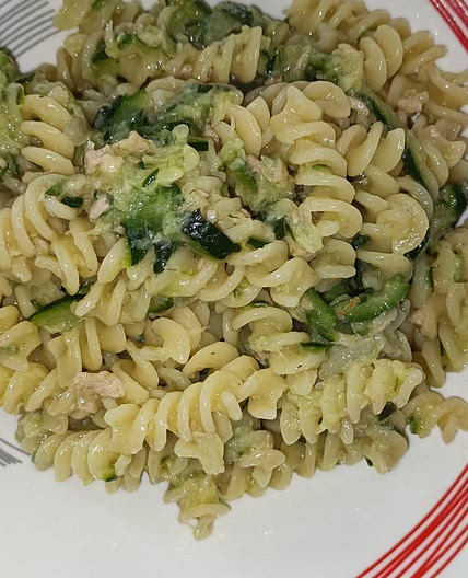Pasta zucchine e tonno