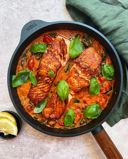 Creamy Garlic Tomato Salmon