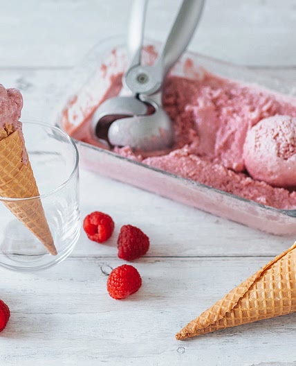 Raspberry Yogurt Ice Cream