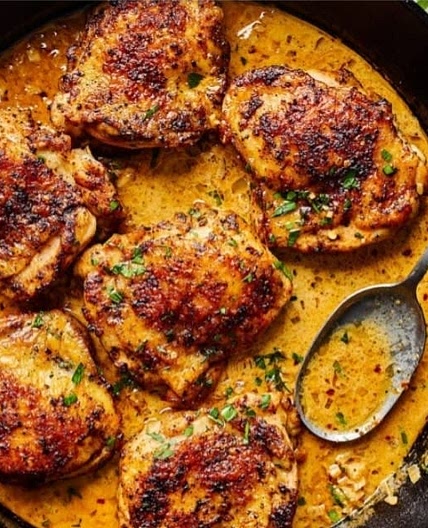 Easy Skillet Chicken Thighs