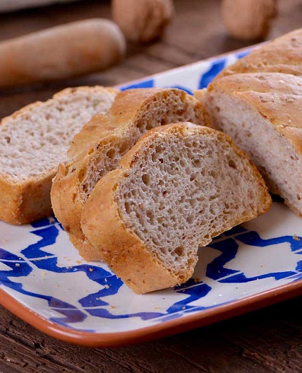 Pan de beicon, nueces y aceitunas