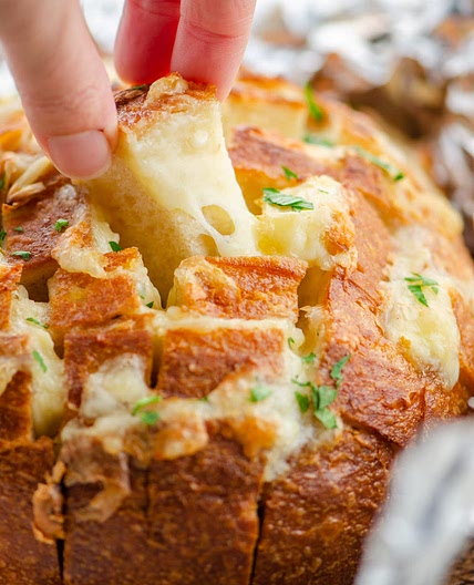 Garlic Butter Brie Pull Apart Bread