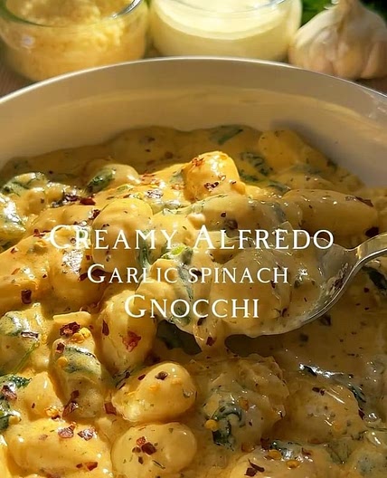 How to make a Delicious Creamy Alfredo Garlic Spinach Gnocchi 🤤✨