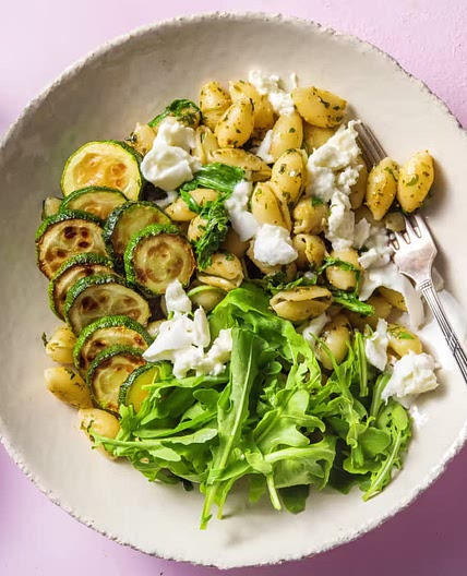 Pâtes au pesto courgettes burrata