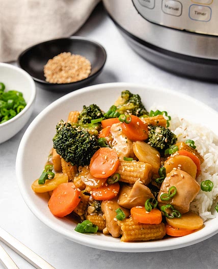 Instant Pot Chicken and Veggie Stir-Fry