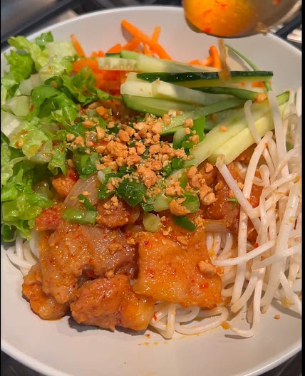 Spicy pork belly vermicelli 