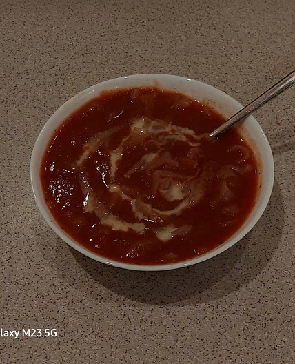 Low calorie creamy tomato noodle soup