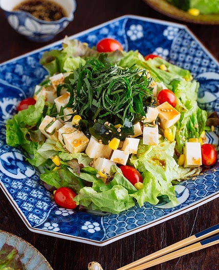 Wakame Salad with Tofu and Sesame Dressing