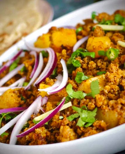 Batata Harra B’ Lahmeh  (Spicy Potatoes with Meat)