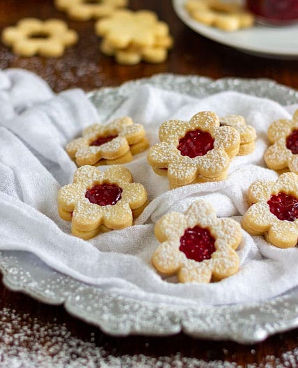 Homemade Linzer Cookies