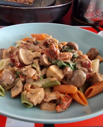 Cremige Champignon Pfanne mit Pasta