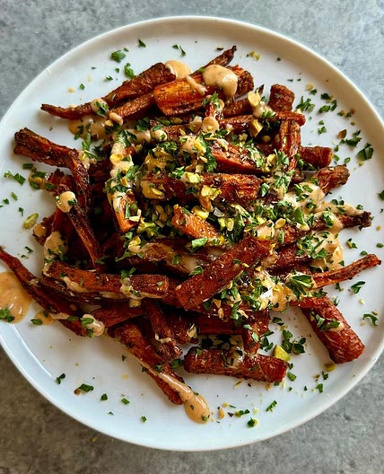 CRISP CARROT FRIES WITH CREAMY HONEY-GARLIC SAUCE