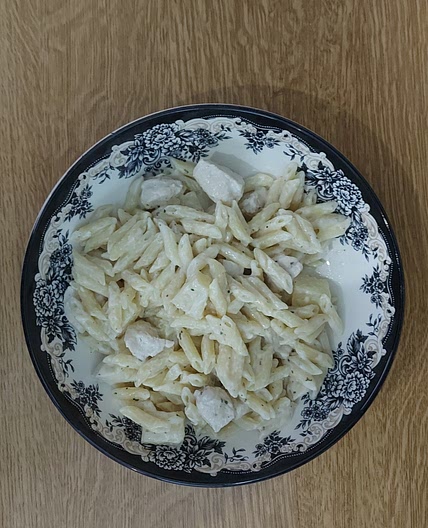 One-Pot Pasta Chicken Hawaii