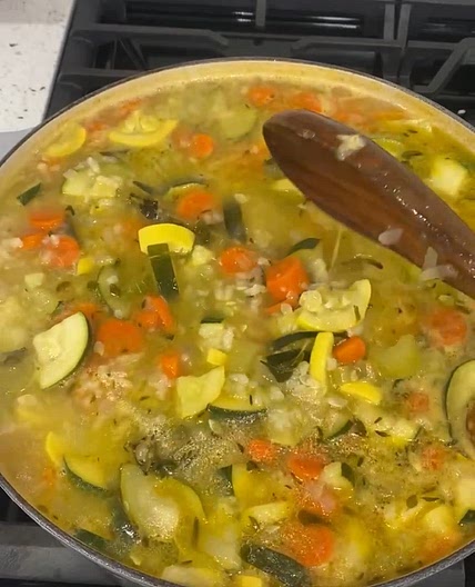Vegetable rice soup 