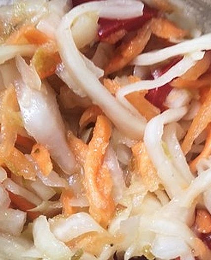 Eingemachter Weißkohlsalat