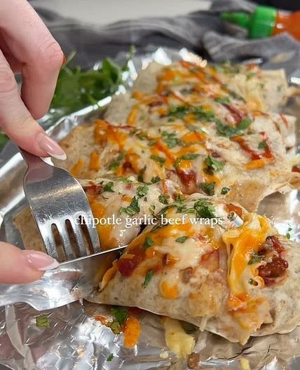 Chipotle Garlic Beef Wraps