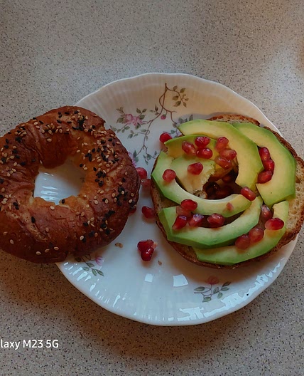 Avocado bagel