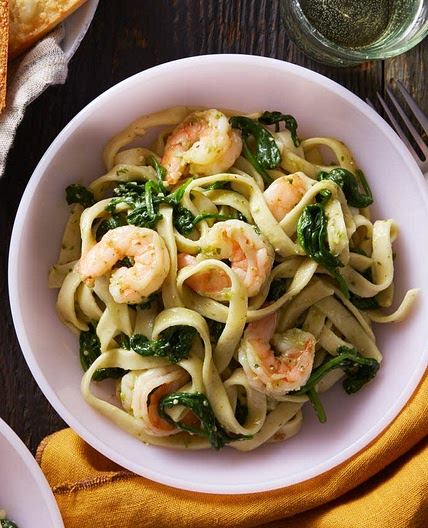 Shrimp & Pesto Fettuccine with Cheesy Garlic Bread