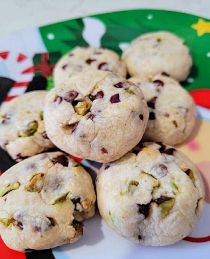 Pistachio Chocolate Chip Shortbread