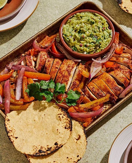 SHEET PAN CHICKEN FAJITAS