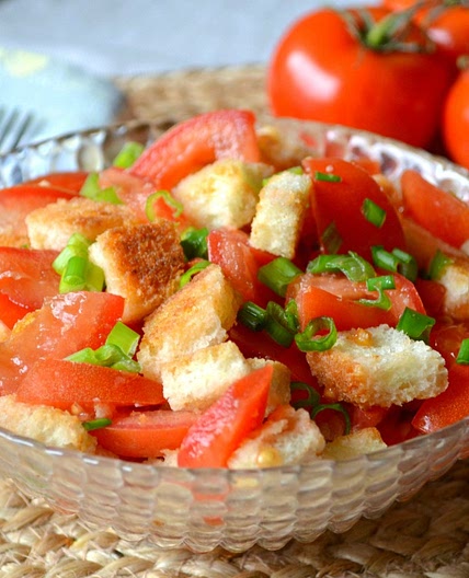 Quick Tomato and Bread Salad / Greitos pomidorų ir skrudinto bat