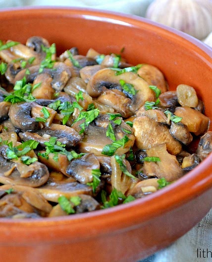 Champiñones al Ajillo – Garlic Fried Mushrooms / Champiñones al 