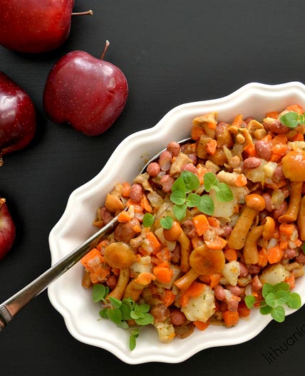 Marinated Mushroom Salad / Marinuotų grybų mišrainė