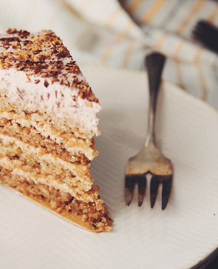 vegan hazelnut torte