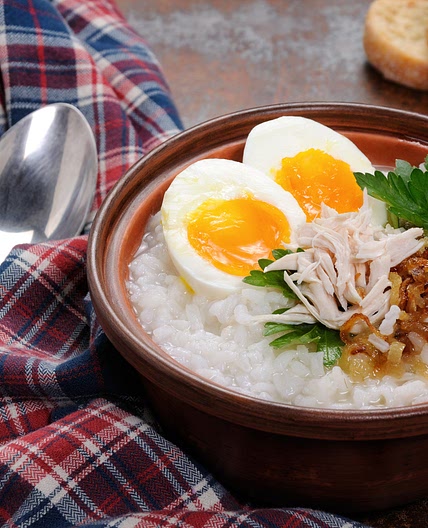Owsianka z kurczakiem w plastrach