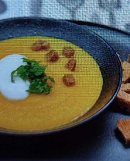 Velouté de carottes gingembre et croûtons de pain d'épices