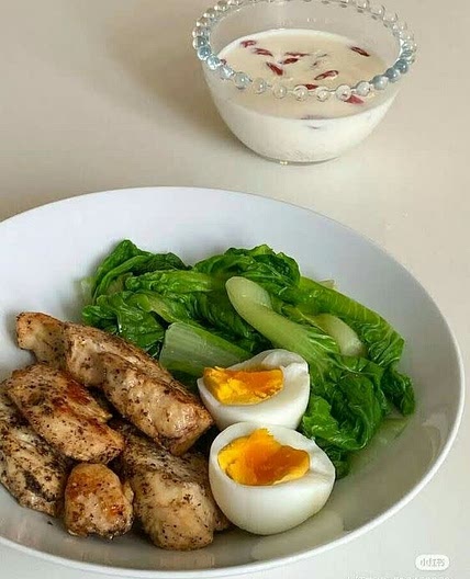 Modest (No Cook!) Chicken & Bok-Choy Lunch