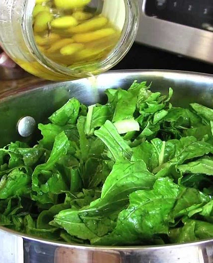 TURNIP GREENS with TURNIPS and HAM HOCKS- HOLIDAY SERIES |Cookin
